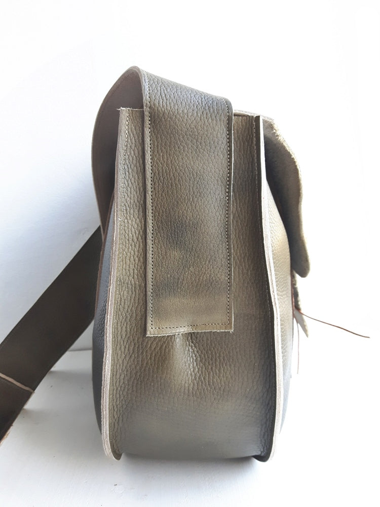 RUMMAGE Bag. Olive grained.