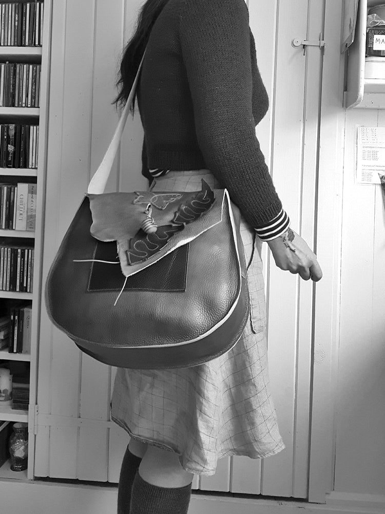 RUMMAGE Bag. Olive grained.