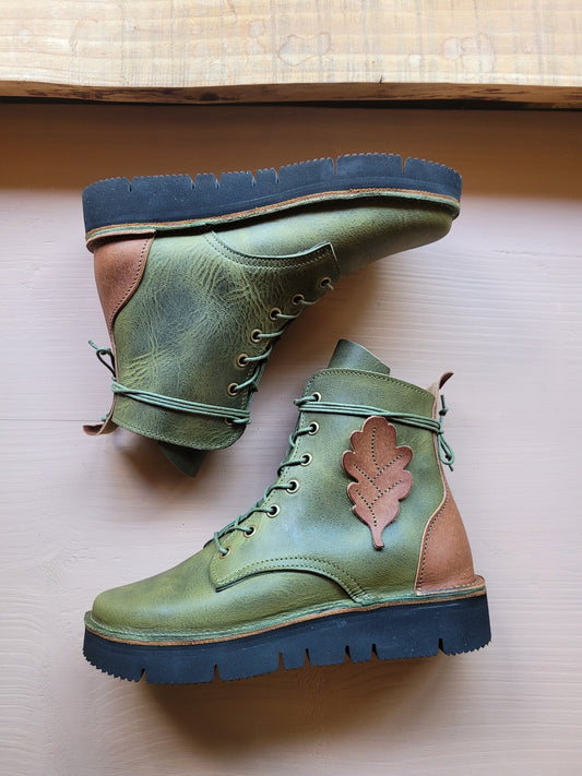 Cobweb Boots - Various Colours