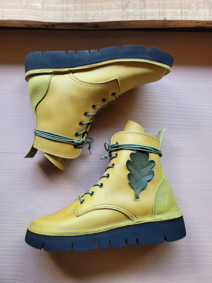 Cobweb Boots - Various Colours