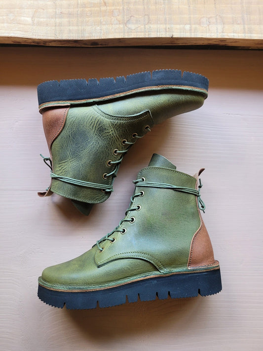 Cobweb Boots - Various